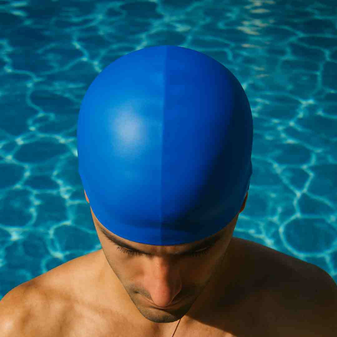 أدوات سباحة